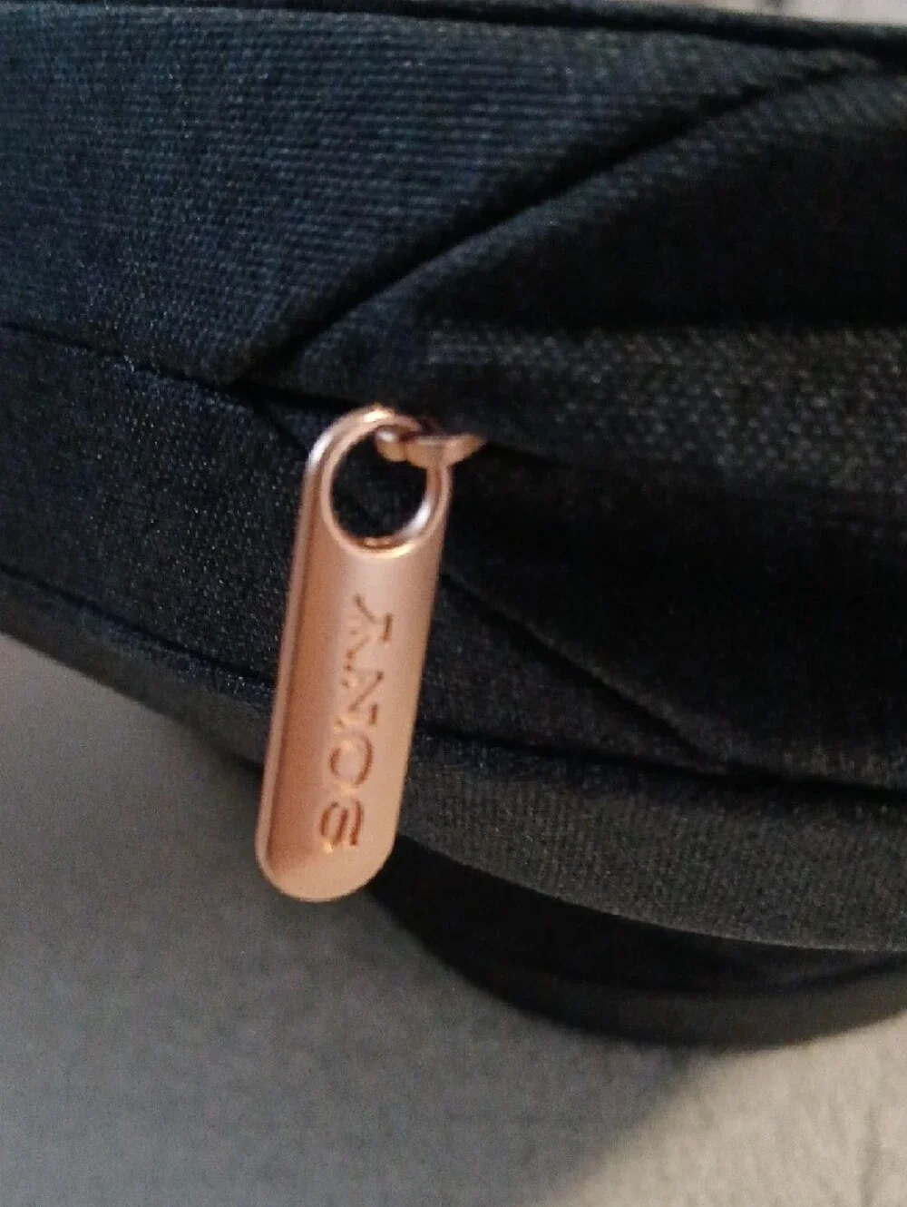 Genuine Sony Original Hard Carrying Case‎ w/Accessories /BLACK